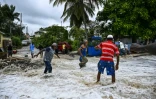Une rue inondée dans la paroisse de Saint-James, sur la côte ouest de la Barbade après le passage de l'ouragan Béryl, le 1er juillet 2024.