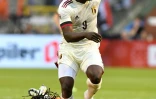 Romelu Lukaku avec la Belgique contre les Pays-Bas de Virgil van Dijk (g) en Ligue des Nations, le 3 juin 2022 à Bruxelles  
