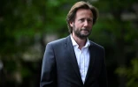 Le président du groupe PS à l'Assemblée, Boris Vallaud, arrive au siège du PCF le 12 juin 2024 pour une réunion des partis de gauche sur la campagne des législatives 