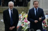 Le Premier ministre britannique David Cameron et le leader du parti travailliste Jeremy Corbyn (g) rendent hommage Ă Jo Cox, Ă Birstall, le 17 juin 2016