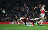 L'attaquant d'Arsenal Olivier Giroud inscrit un but contre le Bayern Munich, le 20 octobre 2015 à l'Emirates Stadium 