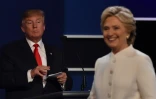 Hillary Clinton et Donald Trump lors du 3e débat télévisé avant la présidentielle, le 19 octobre 2016