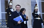 Le ministre de l'Economie Emmanuel Macron et la ministre du Travail Myriam El Khomri à la sortie du Conseil des ministres le 4 janvier 2016 à l'Elysée à Paris