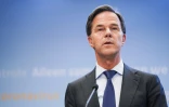 Le Premier ministre néerlandais Mark Rutte lors d'une conférence de presse pour annoncer les nouvelles mesures pour faire face à la pandémie de Covid-19 à La Haye, le 13 octobre 2020