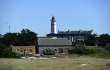 Les bâtiments de l'école de voile des Glénans, le 18 mai 2020 au large de Fouesnant, dans le Finistère