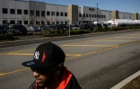 Le président de Amazon Labor Union (ALU) Christian Smalls le jour d'un vote sur la syndicalisation dans un entrepôt Amazon à New York le 25 mars 2022