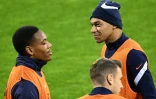 Les attaquants Kylian Mbappe et Anthony Martial à l'entraînement des Bleus avant Croatie-France le 13 octobre 2020 au Maksimir Stadium à Zagreb