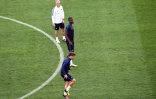 Le sélectionneur français Didier Deschamps à l'entraînement avec Antoine Griezmann et Paul Pogba au stade Vélodrome à Marseille, le 14 juin 2016