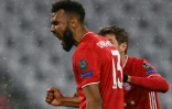 La joie de l'attaquant camerounais du Bayern Munich, Eric Maxim Choup-Moting, après avoir marqué face au Paris Saint-Germain, lors du quart de finale aller de la Ligue des Champions, le 7 avril 2021 à Munich
