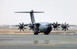 Un Airbus A400M de la Royal Air Force, transportant des évacués d'Afghanistan, décolle le 19 août 2021 de l'aéroport Al-Maktoum aux Emirats Arabes Unis