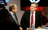 Jean-Luc Mélenchon (D)  lors d'une émission sur YouTube présente et chiffre son plan économique pour 2017-2022, le 19 février 2017