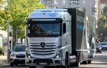 Un prototype du camion GenH2 de Daimler Truck, propulsé à l'hydrogène, arrive à Berlin après avoir parcouru 1.047 kilomètres, le 26 septembre 2023
