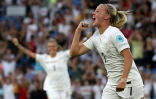 L'attaquante anglaise Beth Mead exulte après un but contre la Norvège à l'Euro, le 11 juillet 2022 à Brighton