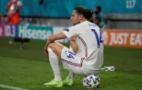 Le milieu de terrain de l'équipe de France, Adrian Rabiot, lors d'un temps mort au cours du match contre le Portugal à l'Euro 2020, le 23 juin 2021 à Budapest