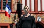 La chanteuse française Louane lors de la parade de l'Eurovision 2025 à Bâle, le le 11 mai 2025 en Suisse