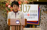 La ministre japonaise des Affaires étrangères s'adresse aux médias à l'issue d'un dîner de travail avec ses homologues des pays du G7, le 7 novembre 2023 à Tokyo