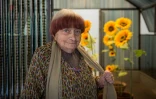 Agnès Varda le 23 mars 2019 devant "la serre du bonheur" à Chaumont-sur-Loire