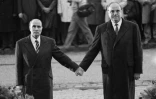 Francois Mitterrand et Helmut Kohl le 22 septembre 1984 Ă Douaumont