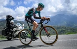 Le Russe Aleksandr Vlasov lancé vers sa victoire dans le Tour de Romandie à Villars-sur-Ollon, le 1er mai 2022 