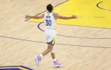 Stephen Curry après un panier réussi pour les Golden State Warriors contre les Boston Celtics lors du match 5 de la finale NBA le 13 juin 2022 au Chase Center à San Francisco