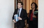 Le ministre de l'Economie Emmanuel Macron et la ministre du Travail Myriam El Khomri à l'issue du Conseil des ministres le 3 février 2016 à l'Elysée à Paris