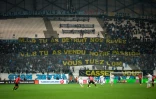 Les supporteurs de Marseille remontés contre la direction de leur équipe durant le match OM-Rennes, le 18 mars 2016 au Vélodrome