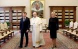 Le président Emmanuel Macron, son épouse Brigitte et le pape François, lors d'une visite au Vatican, le 26 juin 2018