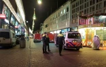 Des policiers dans la rue Grote Marktstraat, l'une des principales artères commerçantes de La Haye, le 29 novembre 2019