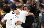Philippe Saint-André dans les bras de son président Mohed Altrad après la finale remportée contre Castres, le 24 juin 2022 au Stade de France