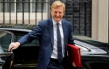 Le secrétaire d'Etats aux Sports  Oliver Dowden à son arrivée au 10 Downing Street, le 13 mai 2020 pour la réunion du gouvernement britannique