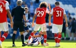 Fin de match houleuse entre Arsenal et Brighton: Matteo Guendouzi (N.29) fait tomber Neal Maupay, le buteur du 2-1 pour Brighton, le 20 juin 2020