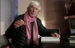 Tomi Ungerer signe un autographe en 2016 au musée dédié à son oeuvre à Strasbourg