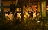 Policiers et experts le 14 novembre 2015 près du Bataclan à Paris