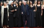 (De G à D) Souad Amidou, Martine Lelouch, Anouk Aimée, Valérie Perrin, Claude Lelouch, Monica Bellucci et Marianne Denicourt arrivent pour la projection de "Les Plus Belles Annees D'Une Vie" au festival de Cannes, le 18 mai 2019 