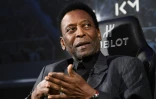 La légende du football Pelé lors d'une rencontre à Paris le 2 avril 2019