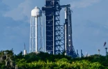 Le lanceur Falcon 9 et la capsule Crew Dragon à Cap Canaveral, en Floride, le 24 juin 2025