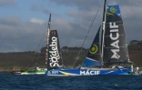 "Macif" (d), François Gabart/Gwenolé Gahinet et "Sodebo", Thomas Coville/Jean-Luc Nelias, au départ de Brest Altantiques, au large de Brest, le 5 novembre 2019