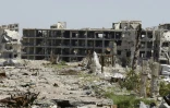 Une vue générale montrant les destructions causées par les bombardements du régime dans l'ancien quartier rebelle de Joba, le 2 avril 2018