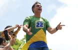 Le sénateur Flavio Bolsonaro participe à un rassemblement, le 24 octobre 2026 à Belo Horizonte au Brésil