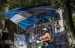 Manifestation dans la rue à Buenos Aires pendant une grève générale contre la politique du président argentin ultra-libéral Javier Milei le 24 janvier 2024