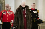 La reine Margrethe II du Danemark (c), le 3 janvier 2024 au château de Christiansborg, à Copenhague