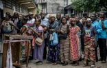 Des électeurs font la queue avant de voter pour la présidentielle en République démocratique du Congo (RDC), le 30 décembre 2018 à Kinshasa.
