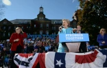 Hillary Clinton lors d'une réunion de campagne, le 24 octobre 2016 à Manchester