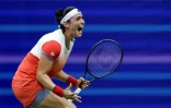 La Tunisienne Ons Jabeur célèbre sa victoire en demi-finale de l'US Open, le 8 septembre 2022 à New York