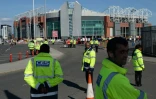 Le stade d'Old Trafford évacué après la découverte d'un colis suspect, le 15 mai 2016