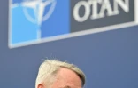 Le ministre finlandais des Affaires étrangères Pekka Haavisto arrive à une réunion informelle de chefs de diplomatie de l'Otan concernant la guerre en Ukraine, à Berlin, le 14 mai 2022