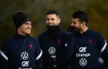 Antoine Griezmann, Lucas Hernandez et Léo Dubois à l'entraînement de l'équipe de France le 11 novembre 2021 à Clairefontaine