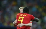 La joie de Kevin De Bruyne et de Romelu Lukaku, les deux membres du trident offensif belge, après le but du premier contre le Brésil à Kazan, le 6 juillet 2018 