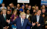 L'ancien maire de Londres Boris Johnson (centre), ici à Richmond, au sud de Londres, le 3 mai 2016
