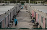 Dans un camp d'isolement temporaire dédié aux personnes infectées par le virus, à Hong Kong le 16 mars 2022